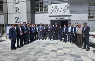 رضایت مندی بیمه گذاران و تکریم مشتریان محور توسعه شعب است