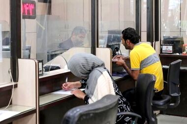 مدیون والدین شهدایی هستیم که فرزندان خود را در راه انقلاب نثار کردند