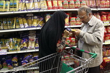 دولت در تامین ارز کالاهای اساسی محدودیت دارد/ موضوعات واجب‌تر از واردات خودرو وجود دارد