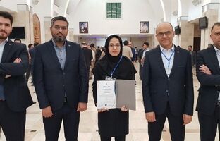  بانوی فولاد خوزستان گواهی‌نامه ارائه مقاله در سمپوزیوم کیش ۱۴۰۳ را دریافت کرد