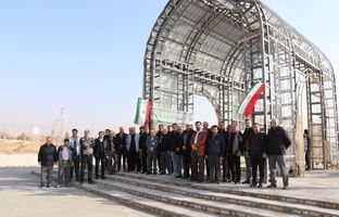 مراسم گرامیداشت آغاز دهه مبارک فجر در شرکت آلومینای ایران و تجدید میثاق کارکنان با آرمان‌های امام راحل (ره)
