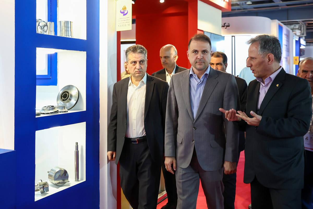 تأکید مدیرعامل شرکت ملی صنایع مس ایران بر بومی‌سازی هدفمند در بازدید از نمایشگاه بین‌المللی نفت، گاز و پتروشیمی