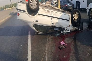 برخورد شدید پژو پارس با گاردریل؛ در بزرگراه همت یک کشته برجای گذاشت