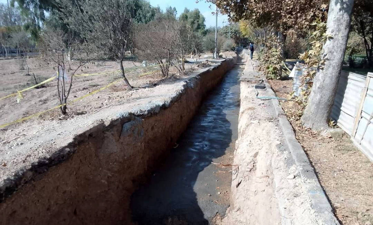 تقویت شبکه آب‌های سطحی با بازسازی ۲۲۰۰ متر کانال در منطقه ۱۹/ افزایش ۶۰ درصدی ظرفیت انتقال آب کانال بوستان شقایق