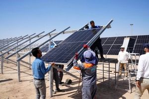 آغاز نصب پنل‌های خورشیدی در نیروگاه ۱۵.۲ مگاواتی شرکت پالایش گاز بیدبلند خلیج‌فارس