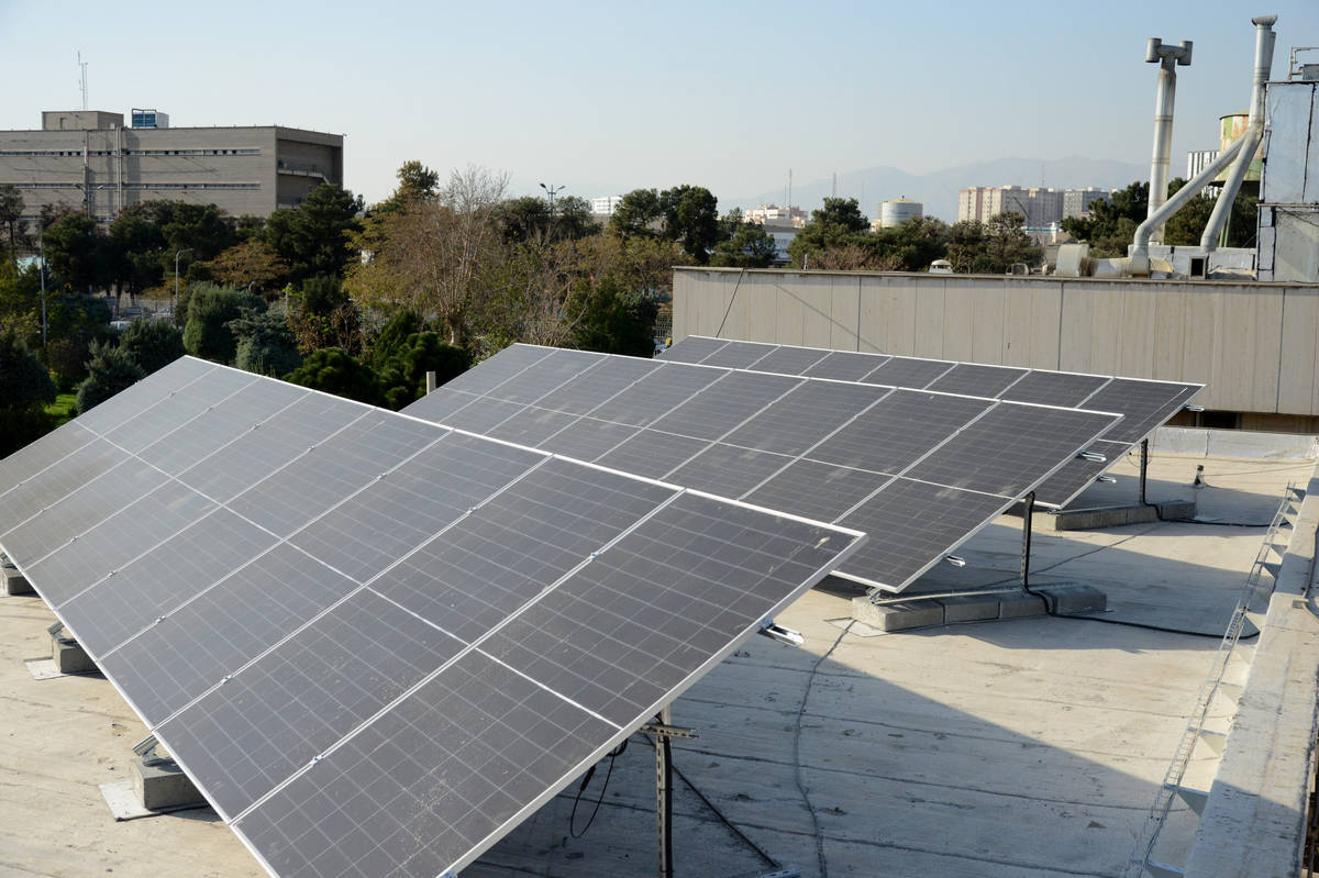 گامی سبز در سازمان زمین‌شناسی و اکتشافات معدنی کشور؛ پژوهشکده علوم زمین به نیروگاه خورشیدی مجهز شد