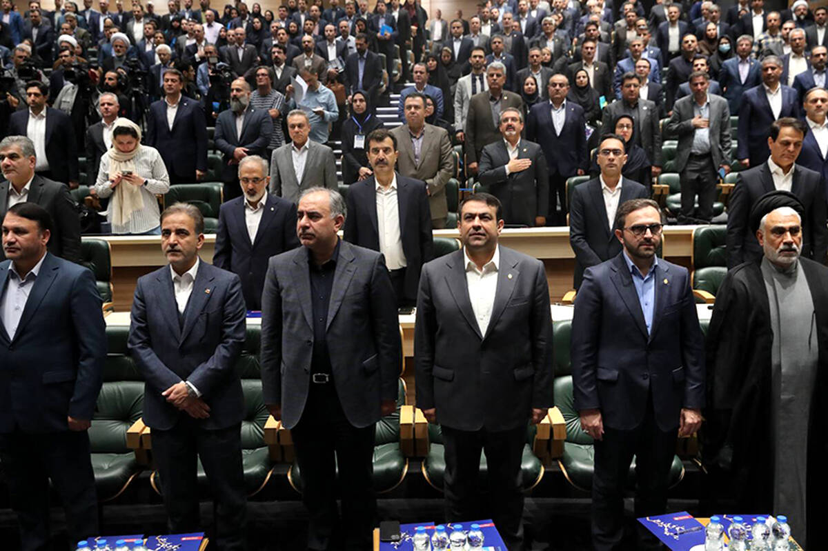 حضور مدیرعامل بانک ملی ایران در سی‌ودومین همایش سالانه سیاست‌های پولی و ارزی