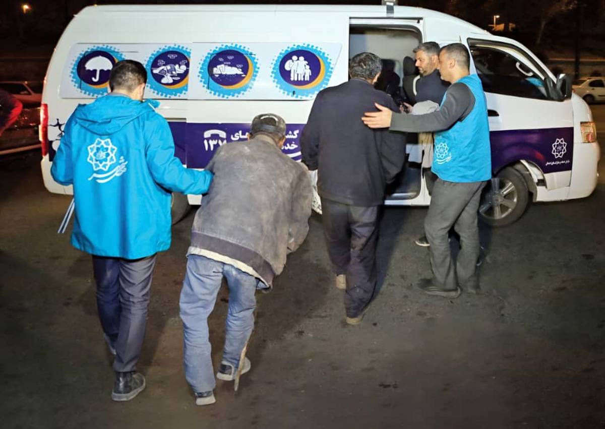 اجرای طرح جمع آوری و ساماندهی کارتن‌خواب‌ها در منطقه ۱۲