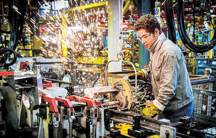  کنترل تورم پیش شرط ورود سرمایه های مردم به تولید است