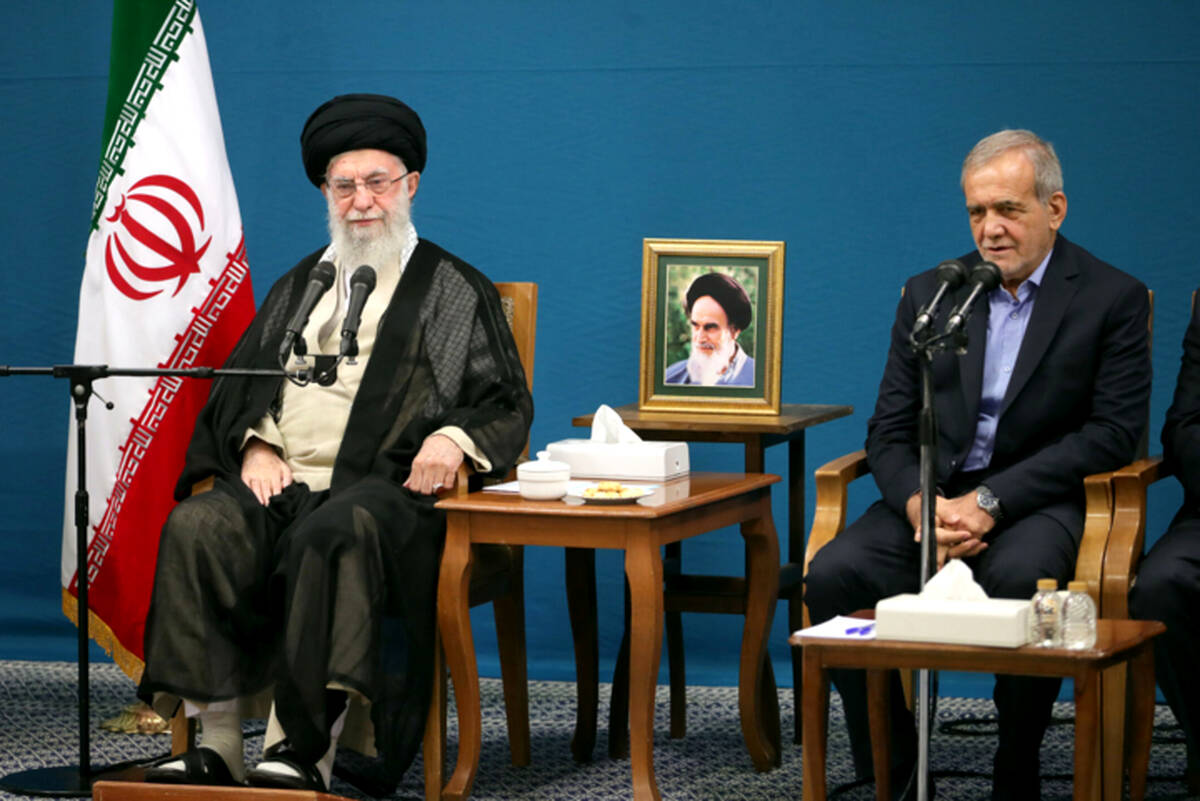 رهبر انقلاب: کلید مشکلات اقتصادی کشور در تولید است/ حل مساله گرانی جزو اولویت های فوری است