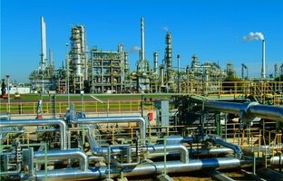 سرمایه‌گذاری در پتروپالایشگاه کلید تحقق شعار سال