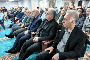 نصب سکوی تولیدی میدان نفتی رشادت در آب‌های نیلگون خلیج همیشه فارس