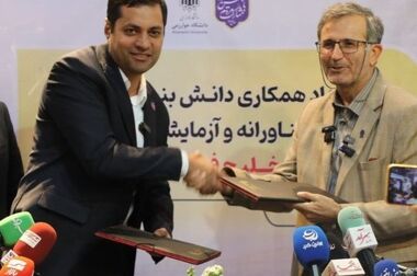 بازدید جمعی از هنرمندان و اصحاب رسانه از کارخانه صبا فولاد خلیج فارس