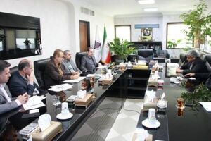 نشست مشترک عضو کمیسیون عمران مجلس و سرپرست ایزیپو برای رفع موانع زیرساختی شهرک‌های صنعتی