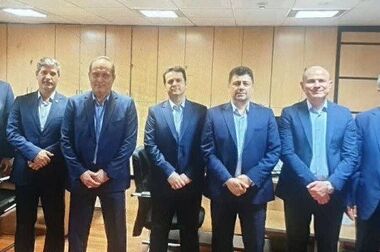 حضور مدیرعامل، اعضای هیأت‌مدیره، مدیران ارشد و کارکنان بانک توسعه صادرات ایران در آیین تشییع شهدای اقتدار