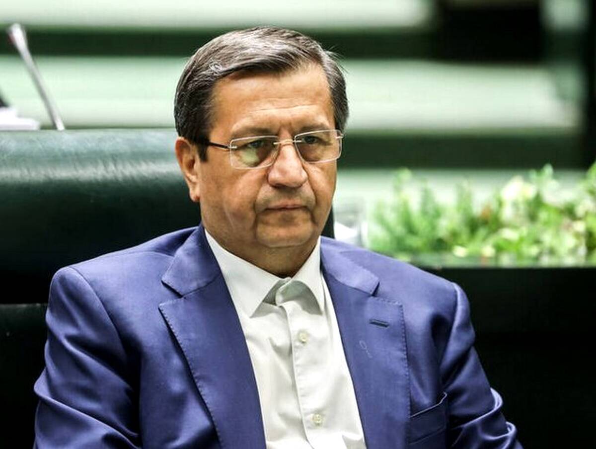 پشت سر بورس ایستاده‌ام/ کمک می‌کنم تا بازار سرمایه منبع تامین مالی شود/ تلاش وزارت اقتصاد این است که به بازار سرمایه لطمه وارد نشود