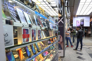 بازار موبایل در شرایط عادی است؛ گلایه فروشندگان از نرخ ارز