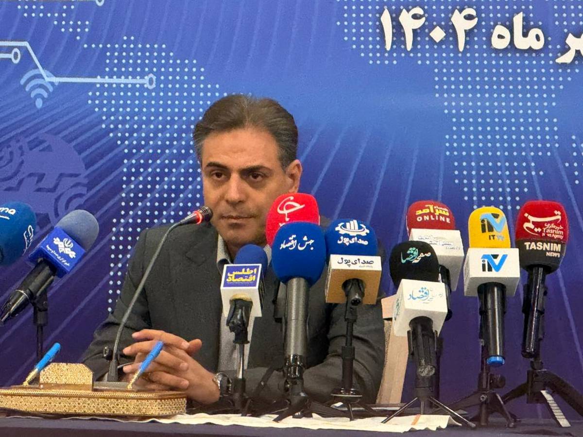 اجرای پروژه ۵ میلیارد دلاری فیبر نوری در کشور کلید خورد/ اتصال فیبر نوری برای مشترکان به‌طور رایگان انجام می‌شود