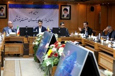 تأمین خوراک صنعت پتروشیمی اولویت شرکت‌های ملی نفت و گاز / افتتاح ۲۰ طرح بزرگ پتروشیمی تا پایان سال ۱۴۰۳