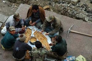  نگرانی طبقه کارگر از گرانی بنزین و حذف ارز ترجیحی/ چیزی از سفره کارگران باقی نمی‌ماند