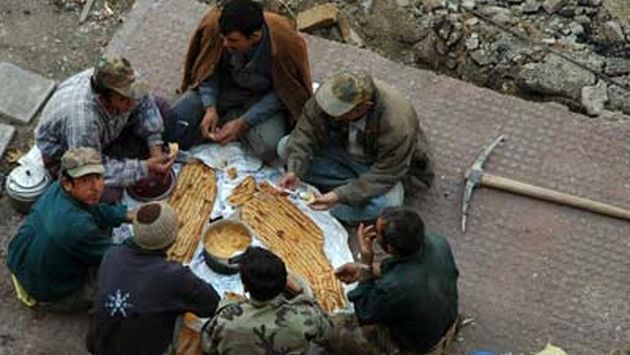  نگرانی طبقه کارگر از گرانی بنزین و حذف ارز ترجیحی/ چیزی از سفره کارگران باقی نمی‌ماند