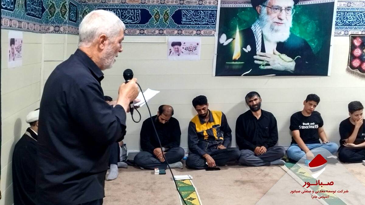 طنین یاد و نام «رهبر شهید» در مجتمع شهرک صبانور با حضور پدر سردار شهید وحید فاطمی‌نژاد