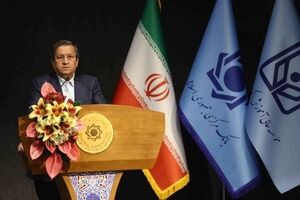 آمادگی بانک مرکزی برای عرضه ارز تا دو میلیارد دلار / تامین ۱۸ میلیارد دلار ارز در اوج تحریم‌ها/ شتاب تورم مهار شد و سناریوی فروپاشی اقتصادی شکست خورد
