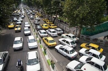 خیابان‌های تهران جای رقابت نیست چند ثانیه تمرکز و صبر، ضامن یک مسیر امن/ وقتی صبر و توجه، راه را برای عبوری ایمن هموار می‌کند 