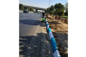 رنگ‌آمیزی ۱۰ هزار متر از جداول بزرگراه شهید کاظمی در منطقه ۱۹