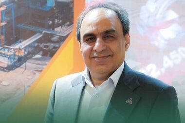 تندیس بلورین جایزه ملی مدیریت مالی ایران به سیمیدکو اهدا شد