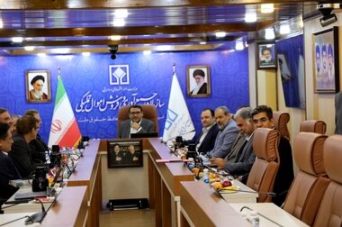 تقدیر وزیر اقتصاد از مدیرعامل اموال تملیکی