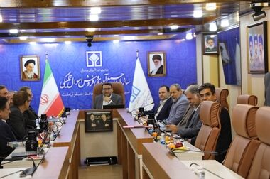 تقدیر وزیر اقتصاد از مدیرعامل اموال تملیکی