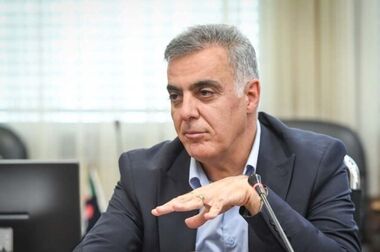 دفاع مقدس تبلور رشادت‌ها و از جان گذشتگی‌های فرزندان برومند ایران