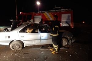 برخورد شدید پژو پارس با گاردریل؛ در بزرگراه همت یک کشته برجای گذاشت