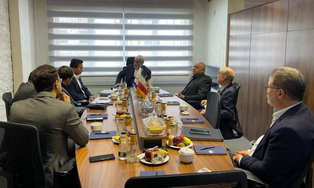 بازدید مدیر عامل موسسه اعتباری ملل از دفتر حقوقی مشهد