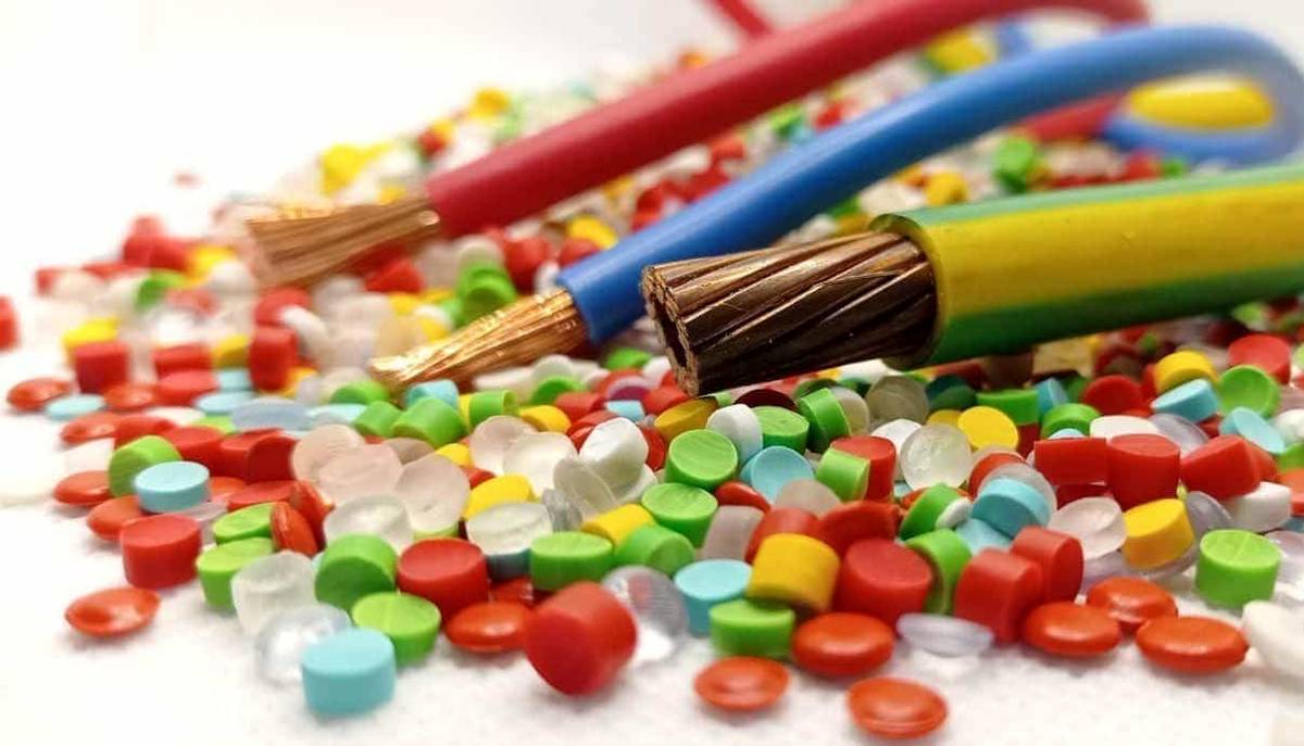  افزایش تقاضا در صنعت «PVC»/ برای تامین نیاز داخلی نیاز به تولید بیشتر PVC داریم