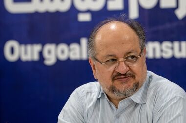 دریافت تندیس و لوح افتخار  شرکت برتر در پدافند غیرعامل منطقه پارس جنوبی 