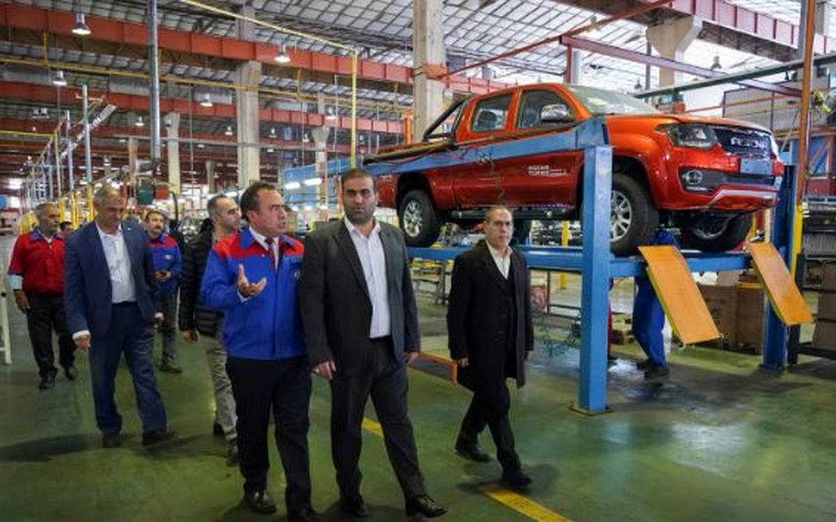 رییس هیات مدیره و مدیرعامل سازمان منطقه آزاد ارس در پیامی فرا رسیدن روز صنعت و معدن را تبریک گفت