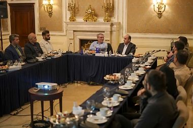 بهره‌گیری حداکثری از دانش فنی و تجربه کارکنان پتروشیمی کارون به‌منظور افزایش بهره‌وری