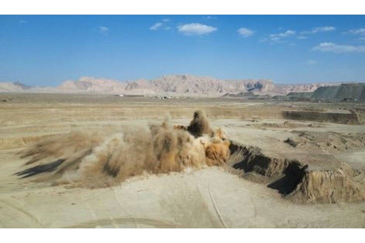 آغاز رسمی آتش‌باری در آنومالی ۱B۱ با ۱۸ میلیون تن ذخیره سنگ‌آهن