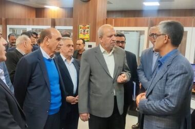 بازدید فرمانده قرارگاه اقتصادی وزارت دفاع از پتروشیمی شیراز