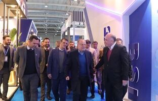 ​بازدید معاون پارلمانی رییس‌جمهور از غرفه بانک صادرات ایران در نمایشگاه بیمارستان‌سازی