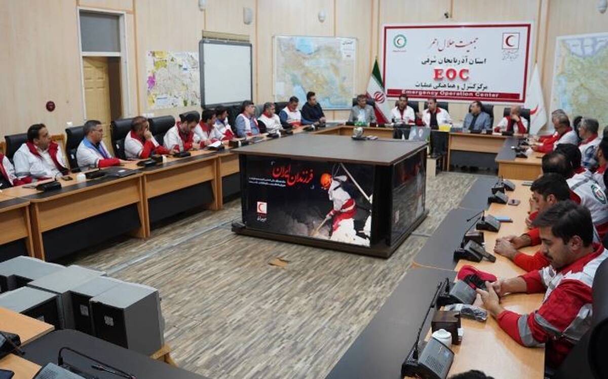تجلیل بیمه البرز از ایثارگران هلال احمر در روزهای بحرانی استان آذربایجان شرقی