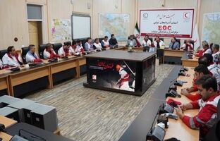 تجلیل بیمه البرز از ایثارگران هلال احمر در روزهای بحرانی استان آذربایجان شرقی