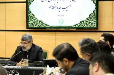نصب ۱۲ پایه برج نوری ورودی شهرک شهید دقایقی