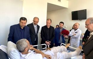 مدیرعامل بیمه آسیا از مجروحان و مصدومان جنگ عیادت و از خدمات کادر درمان قدردانی کرد