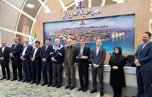 کسب تندیس بلورین دوازدهمین دوره جایزه تعالی صنعت پتروشیمی توسط شرکت پالایش گاز بیدبلند خلیج فارس