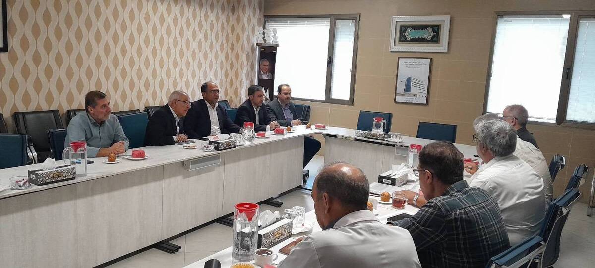 نشست بیمه دی و صندوق بازنشستگی استان در دو‌مرجع درمانی بیمارستان آذربایجان و میلاد 