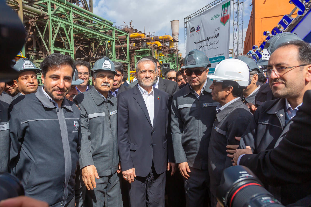 
افتتاح ۴ پروژه عظیم صنعتی و گردشگری در منطقه گل گهر سیرجان
