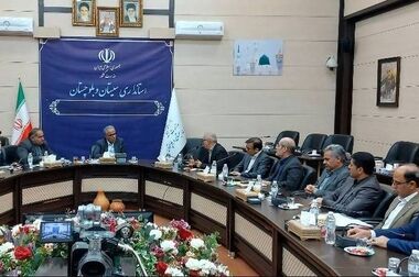 تقدیر از دکتر شیری مدیرعامل پست بانک ایران در همایش یاوران اشتغال و خودکفایی 